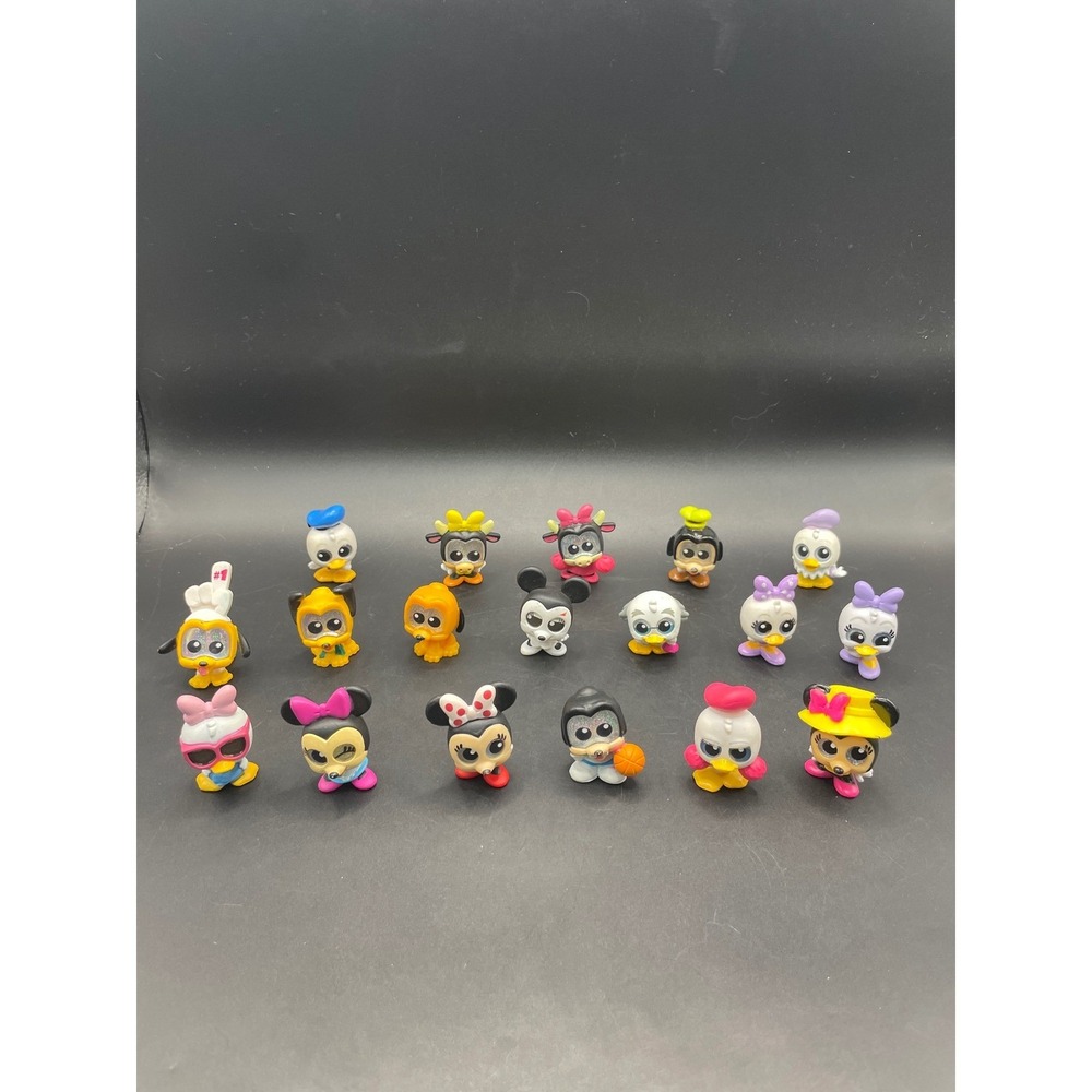 Disney Doorables Mickey and Friends 18 Piece Lot Mini Figures Glitter Eyes